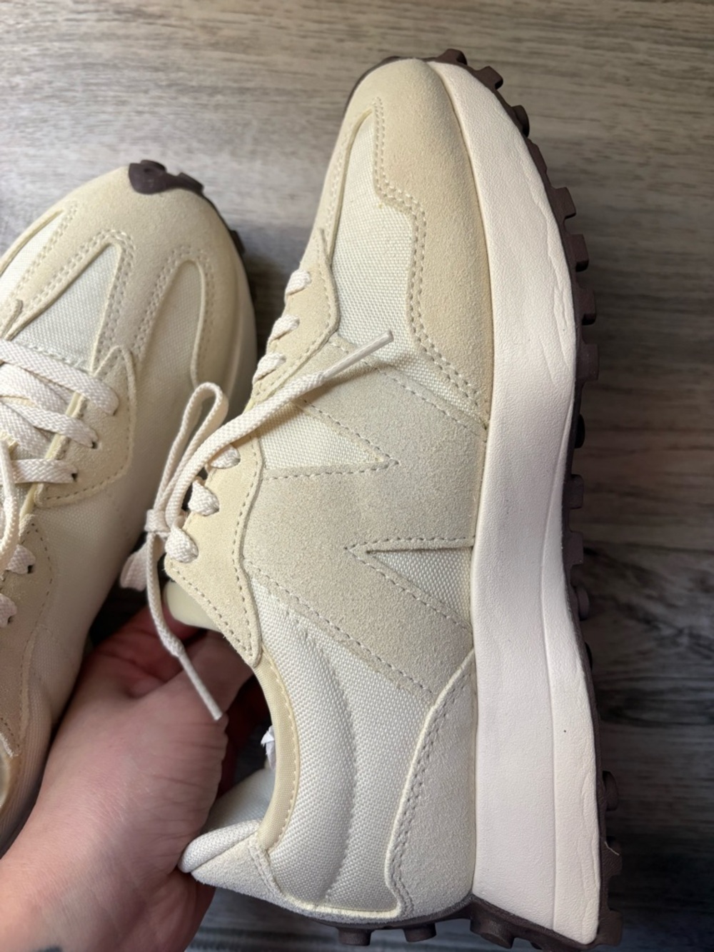 New Balance 327 Women's Sneakers - Picture 4 of 10